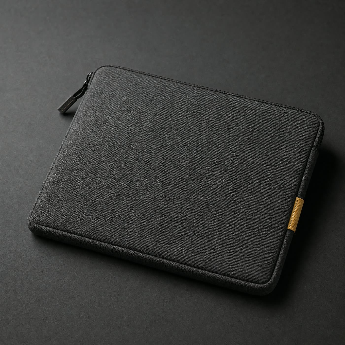 Sleeve 14, Protection without a second bag.
